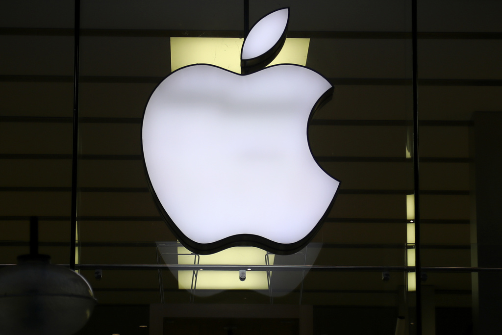 2 models of Apple Watch can go on sale again, for now, after court lifts halt over a patent dispute | News, Sports, Jobs - Vimarsana News